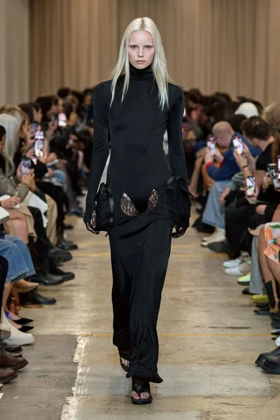 Look 60